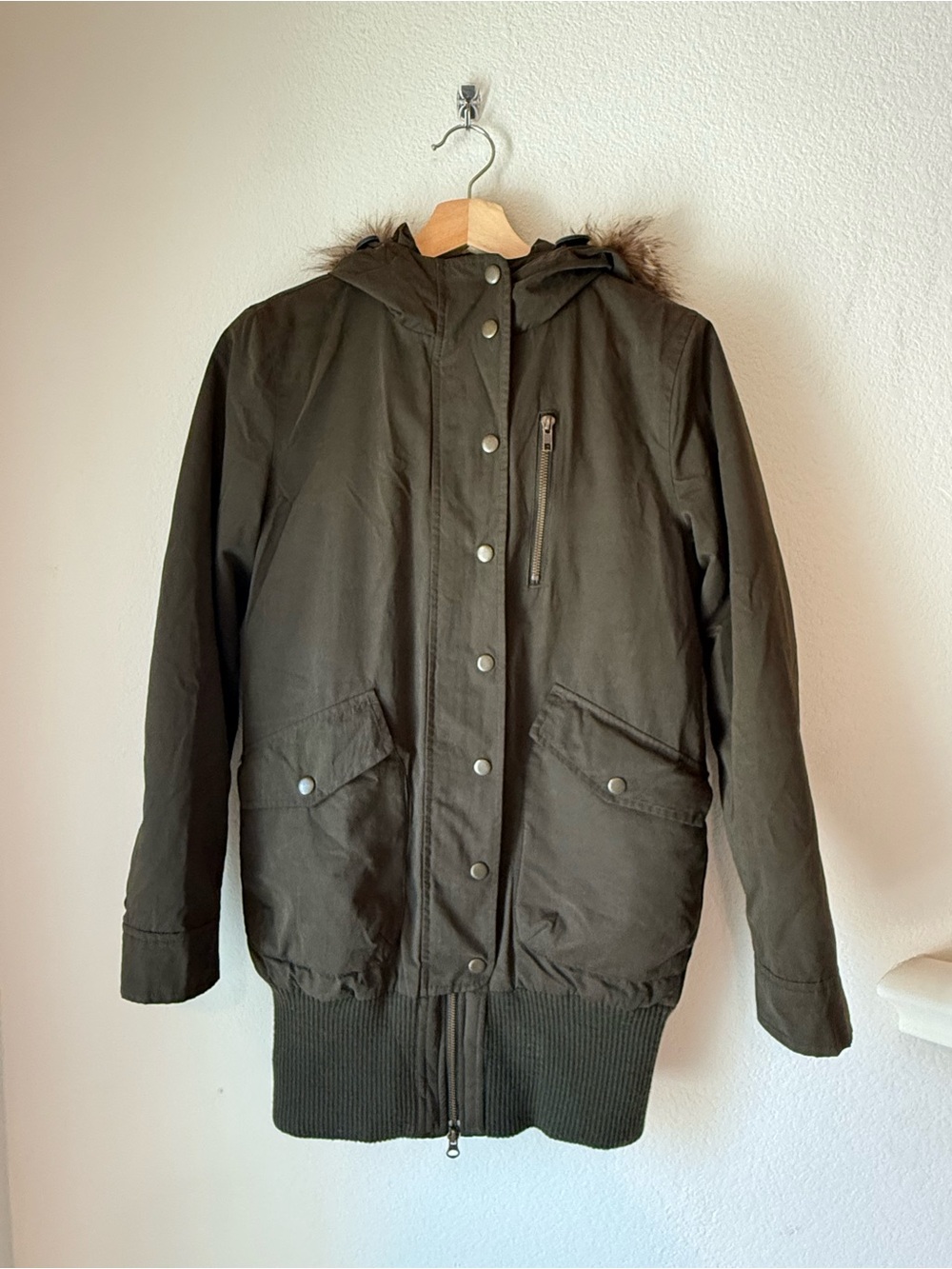 GAP Olive Green Hooded Puffer Parka with Faux Fur Trim
